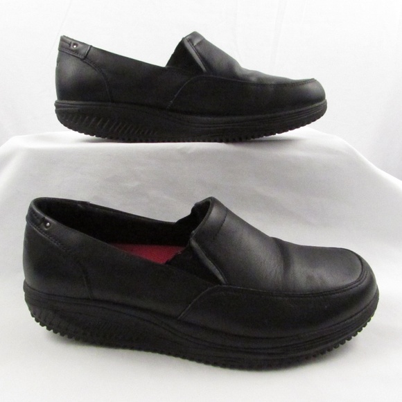 solid black slip resistant shoes